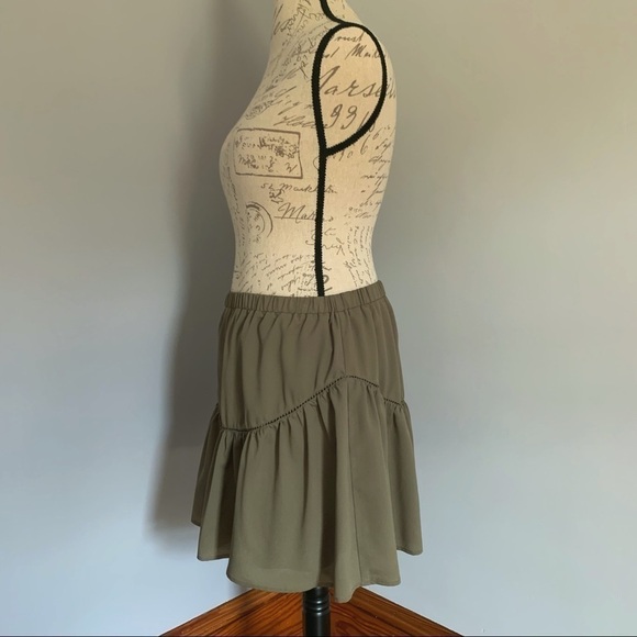 Banana REPUBLIC Elastic Waist Solid Mini Skirt - Picture 3 of 6